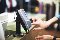 Παράταση ενός μήνα για τη διασύνδεση POS και ταμειακών μηχανών